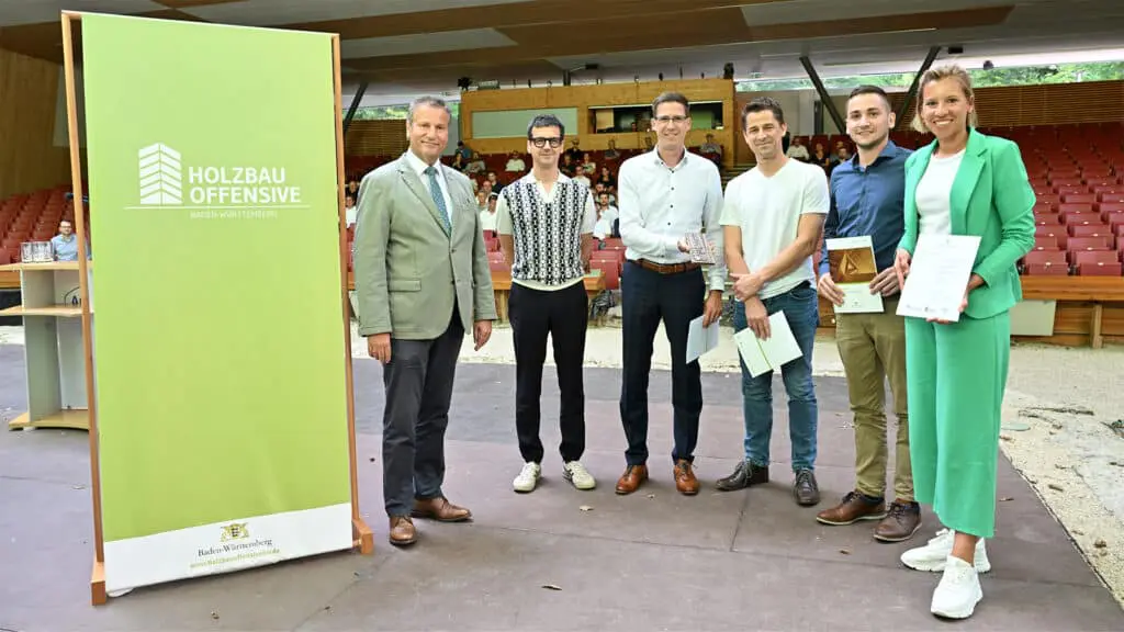 Das Team von SCHLOSSER und SWG bei der Verleihung des Holzbaupreises Baden-Württemberg 2022