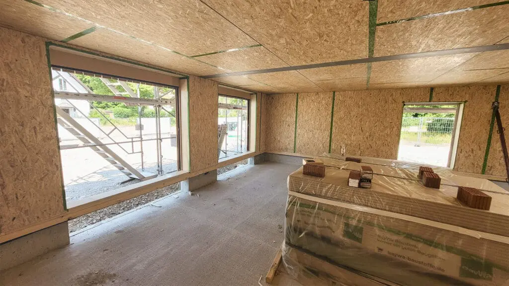 Zimmerer bauen Gewerbehalle für Zimmerer in München