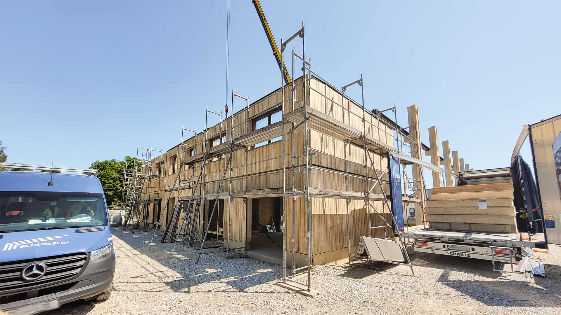 Beim Aufrichten der Baustelle für die Zimmerei Frank