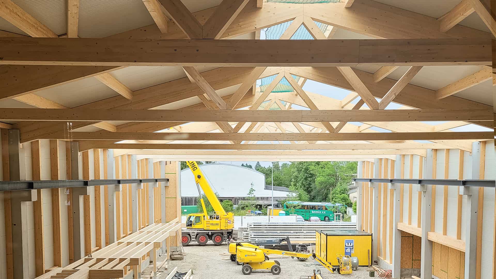 Binder sind aufgerichtet auf Baustelle in München
