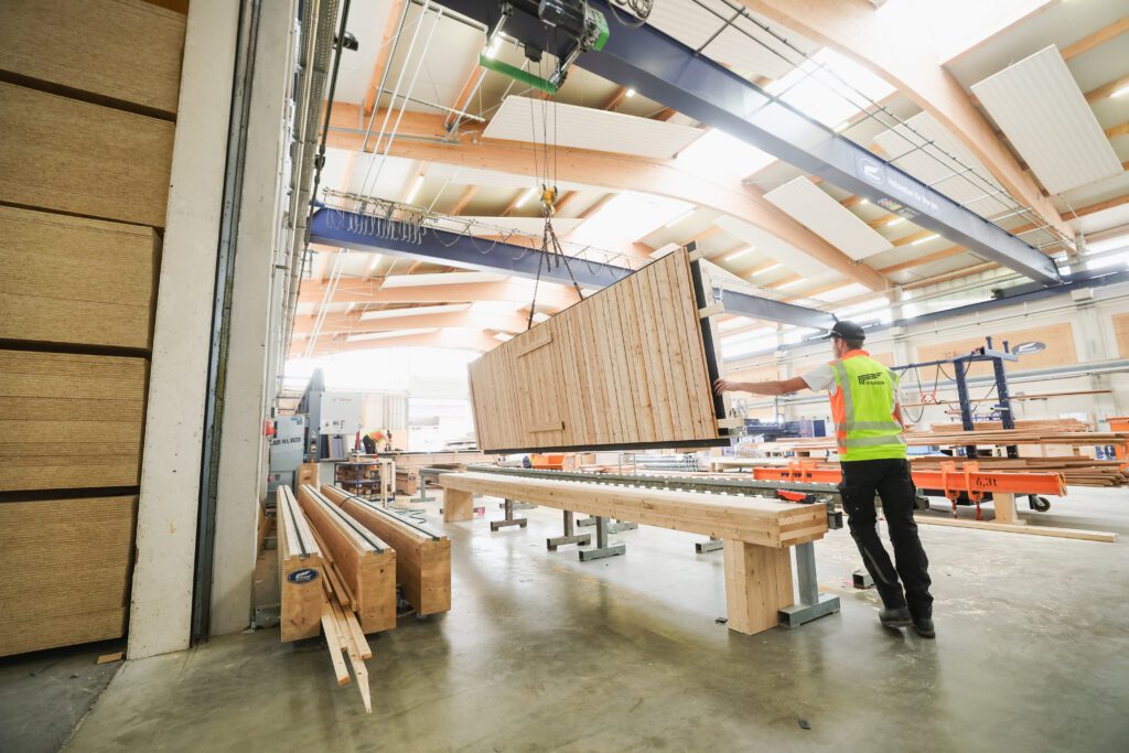Zimmerer bei Schlosser Holzbau GmbH und Schlosser Planprojekt GmbH & Co. KG