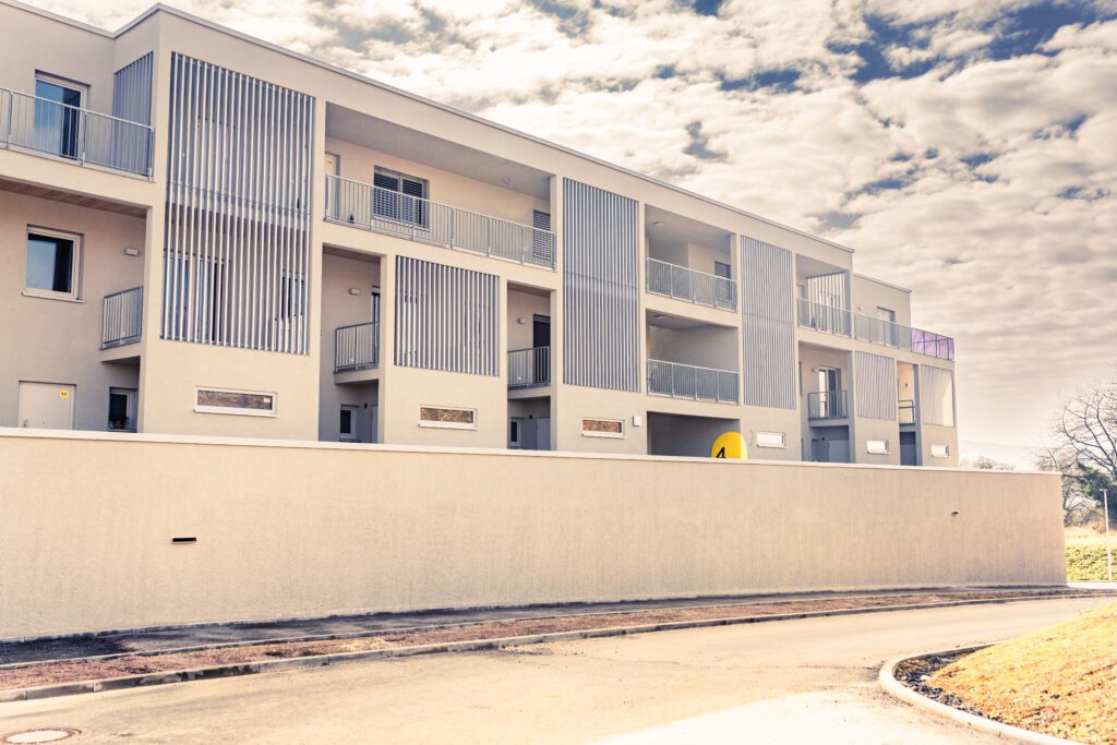 Projekt "LIAS", ein Holzhybridbau bei dem unten ein Supermarkt und oben Wohnungen gebaut wurden. Ansicht Block 4.